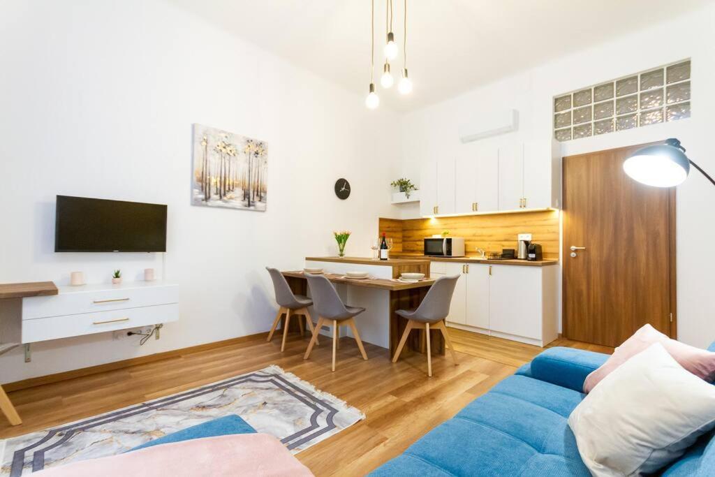 Luxe Haven On Lonyay By Newave Apartments บูดาเปสต์ ภายนอก รูปภาพ